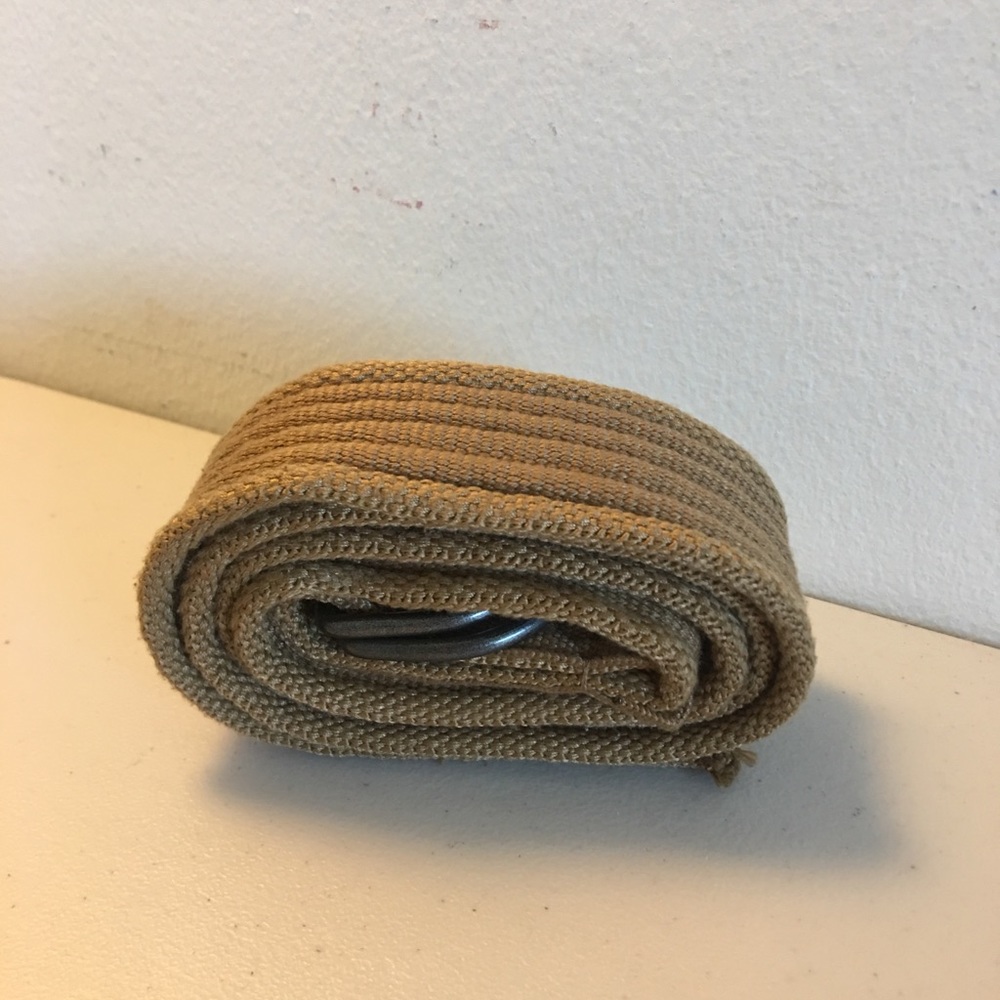 Men’s light brown belt